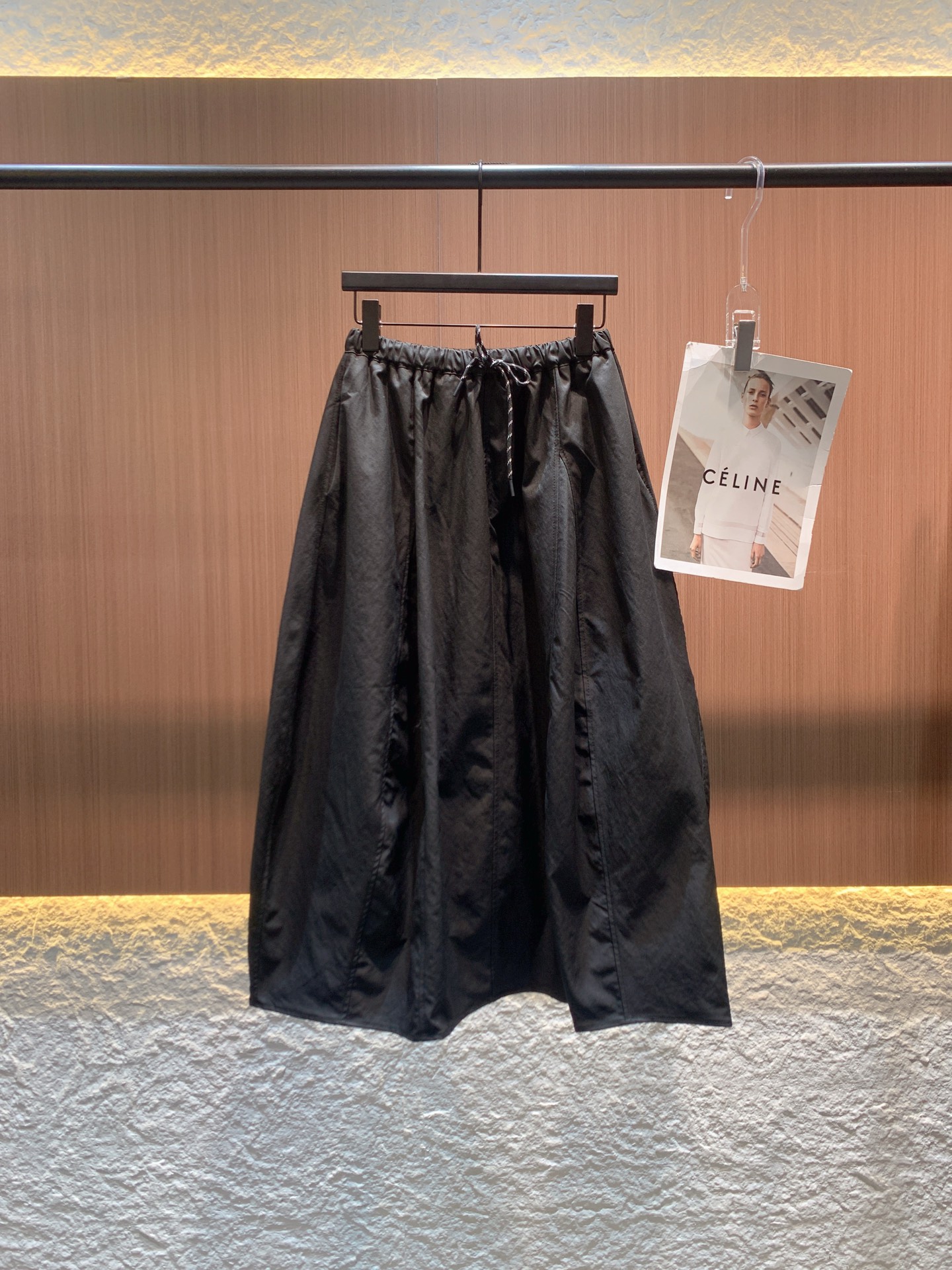 ✨✨✨alo✨✨✨2025秋冬新款 【质感伞裙，解锁随性高级感】三款色系，演绎不同风格。垂坠感面料，行走