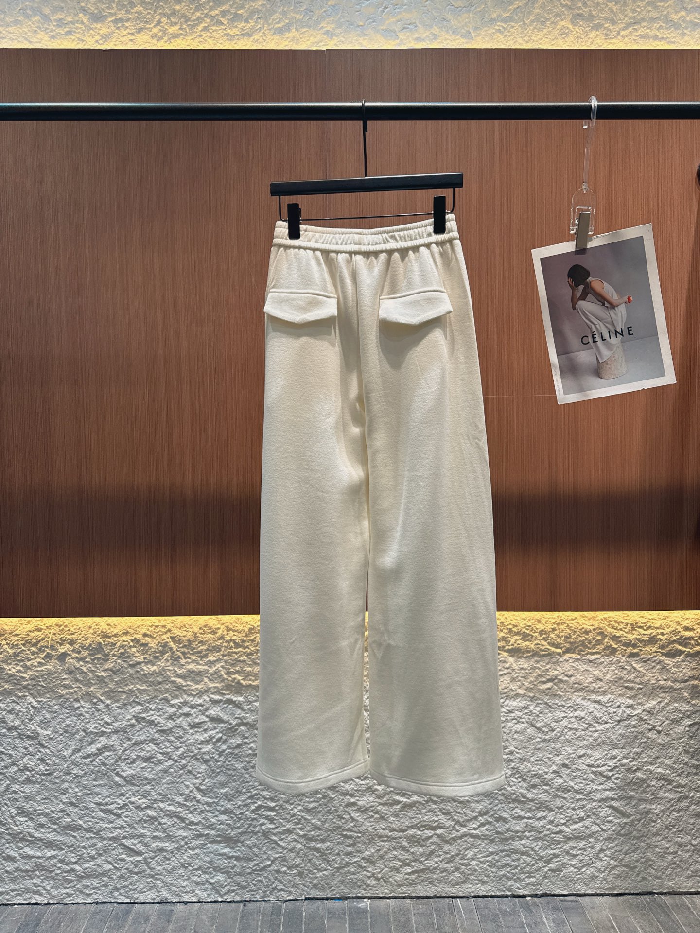 ✨✨✨玛吉拉✨✨✨2025秋冬新品 【美丽诺羊绒阔腿裤】触感细腻如云，保暖又垂顺。松紧腰设计舒适不勒，阔