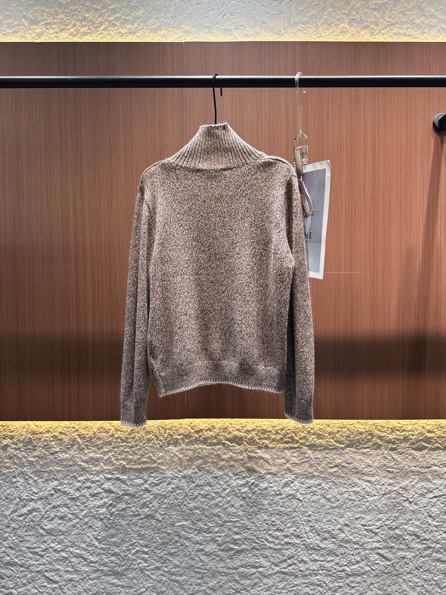 ✨✨✨Acne✨✨✨2025秋冬新款半开拉链立领卫衣。选用细腻羊毛织就,带着自然的蓬松暖感,贴肤轻软不扎 ✨✨✨Acne✨✨✨2025秋冬新款半开拉链立领卫衣。选用细腻羊毛织就,带着自然的蓬松暖感,贴肤轻软不扎