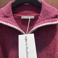 ✨✨✨Acne✨✨✨2025秋冬新款半开拉链立领卫衣。选用细腻羊毛织就,带着自然的蓬松暖感,贴肤轻软不扎 ✨✨✨Acne✨✨✨2025秋冬新款半开拉链立领卫衣。选用细腻羊毛织就,带着自然的蓬松暖感,贴肤轻软不扎