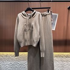 ✨✨✨ celine✨✨✨2025秋冬新款螺纹下摆连帽卫衣松紧腰长裤加绒套装 精选柔软羊毛织就,带着自然 ✨✨✨ celine✨✨✨2025秋冬新款螺纹下摆连帽卫衣松紧腰长裤加绒套装 精选柔软羊毛织就,带着自然