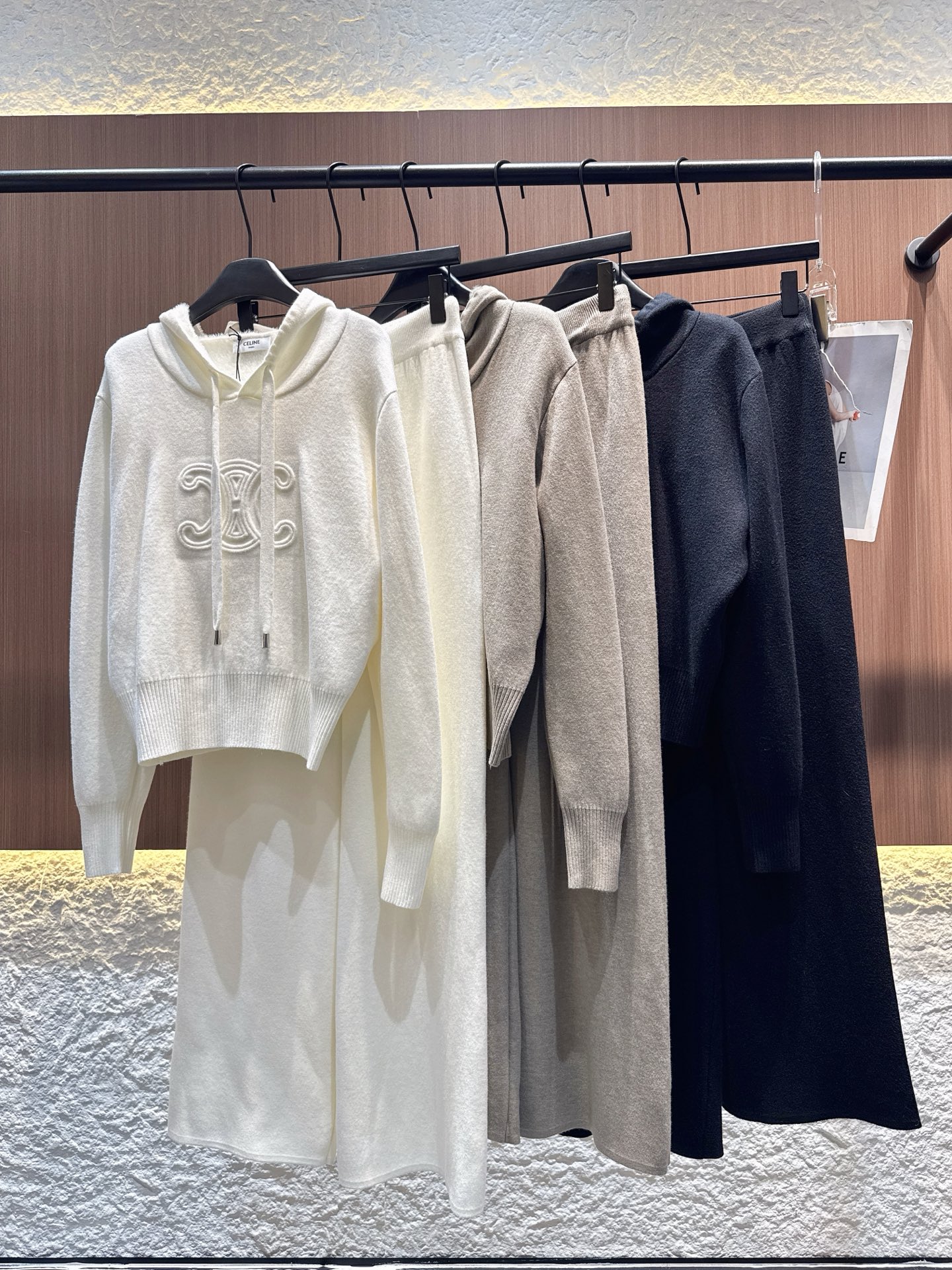 ✨✨✨ celine✨✨✨2025秋冬新款螺纹下摆连帽卫衣松紧腰长裤加绒套装 精选柔软羊毛织就，带着自然