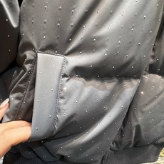 ✨✨✨miumiu✨✨✨2025秋冬新款百分百狐狸毛满天星烫钻毛绒连帽外套米白、灰调、雅黑三色都缀着细碎 ✨✨✨miumiu✨✨✨2025秋冬新款百分百狐狸毛满天星烫钻毛绒连帽外套米白、灰调、雅黑三色都缀着细碎