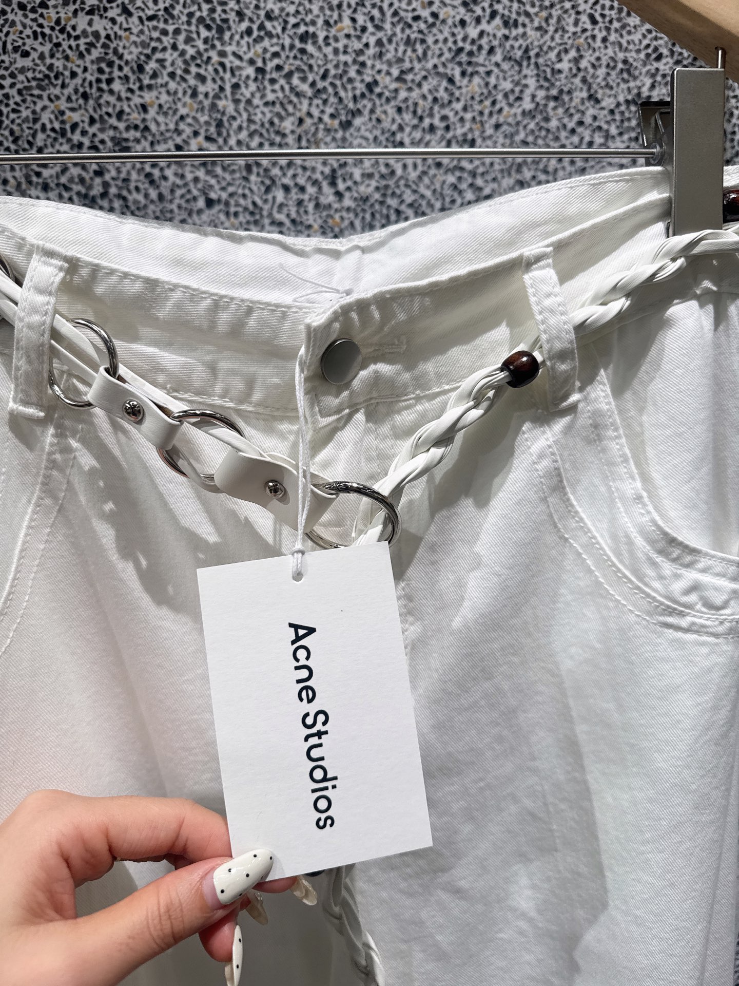 ✨✨✨ acne✨✨✨2026春夏新款高街工装阔腿裤。定制水洗软棉面料，不硬挺不闷肤，垂感松弛不贴腿。两