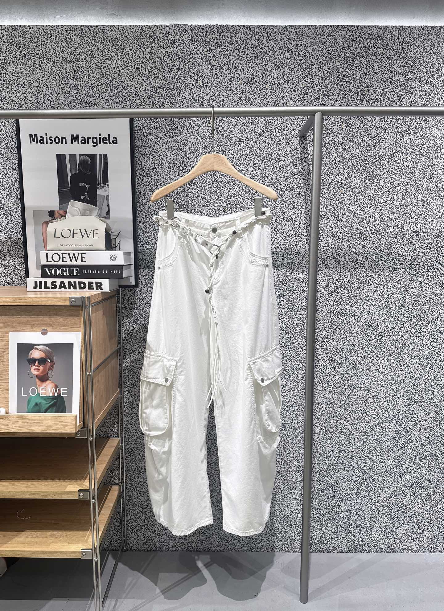 ✨✨✨ acne✨✨✨2026春夏新款高街工装阔腿裤。定制水洗软棉面料，不硬挺不闷肤，垂感松弛不贴腿。两