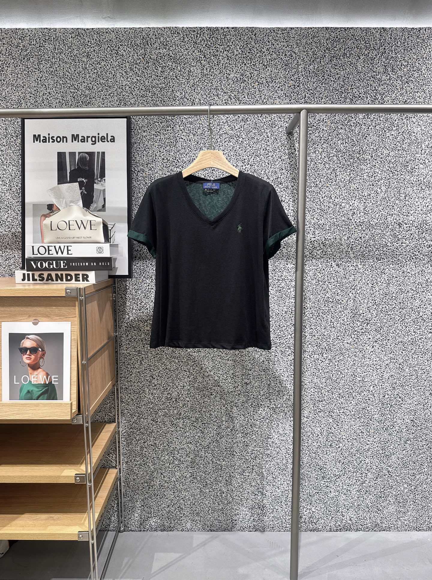 ✨✨✨ polo✨✨✨2026春夏新款撞色小马刺绣V领短袖。细腻水洗棉面料，软糯不闷，久穿不变形精致小马