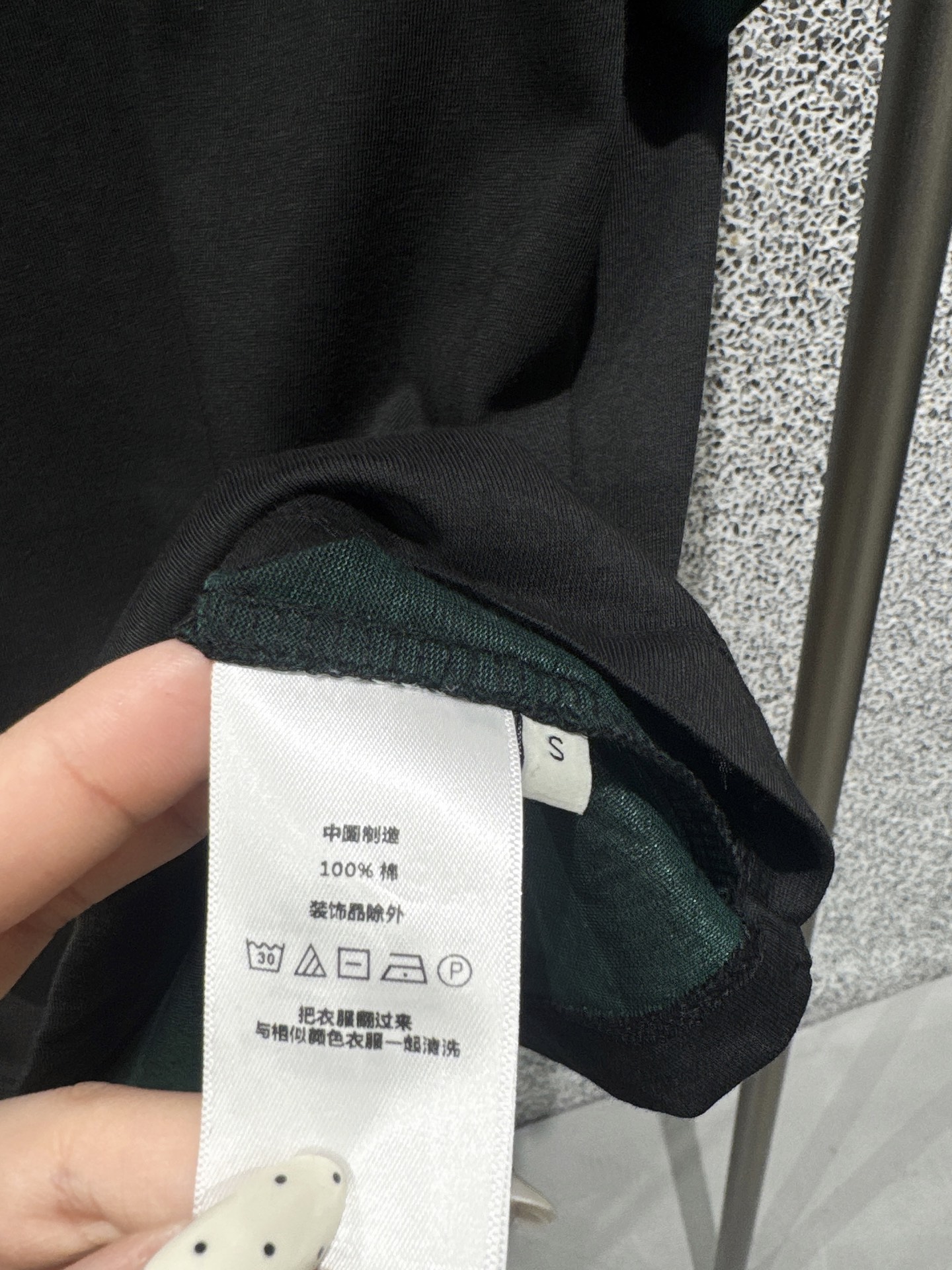 ✨✨✨ polo✨✨✨2026春夏新款撞色小马刺绣V领短袖。细腻水洗棉面料，软糯不闷，久穿不变形精致小马