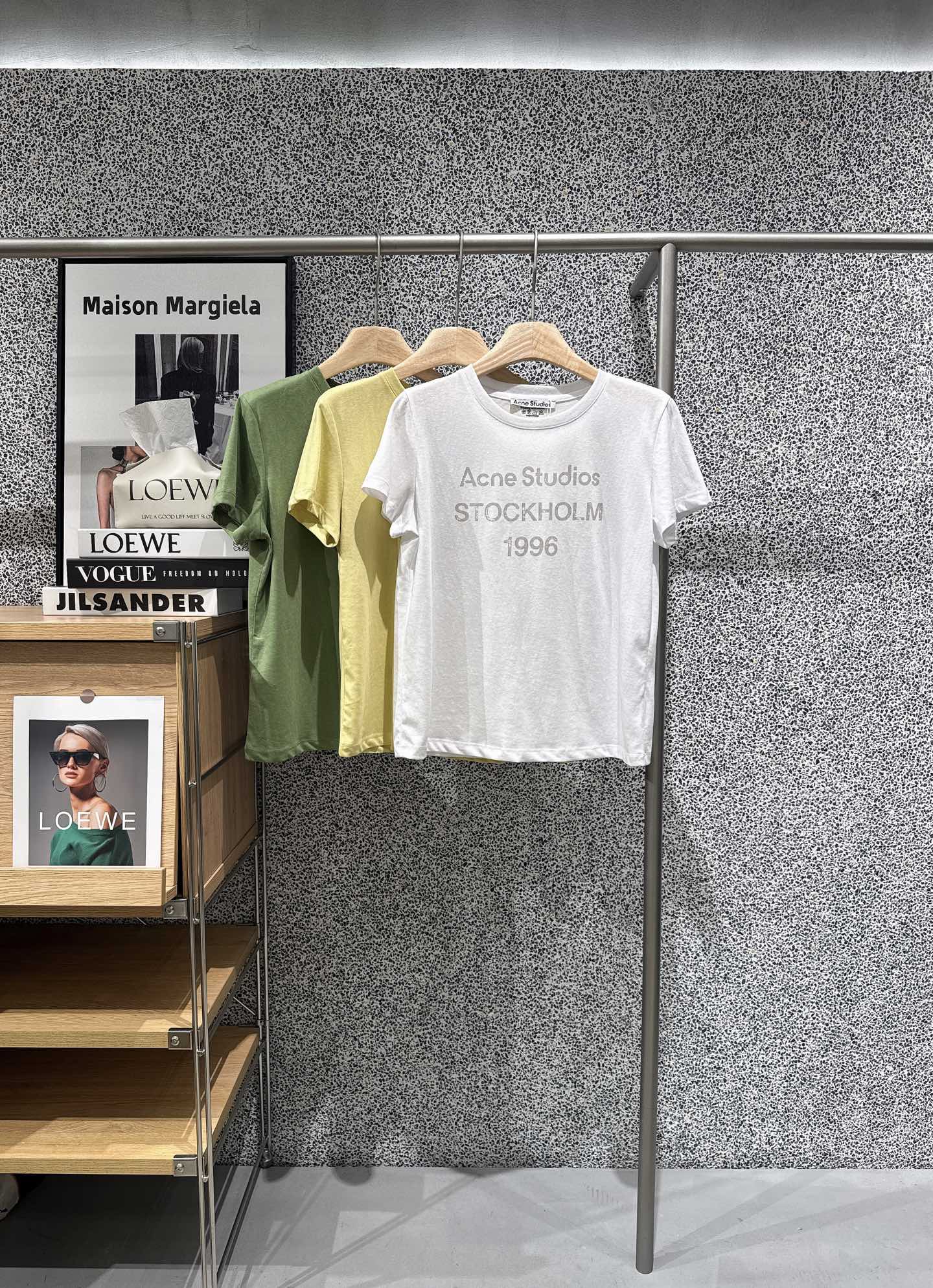 ✨✨✨ Acne✨✨✨2026春夏新款字母印花圆领短袖细腻柔感棉质面料，透气亲肤不易变形。简约1996字