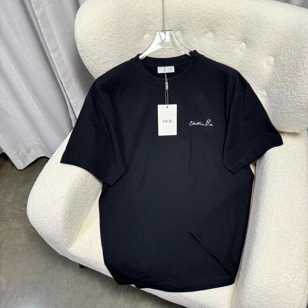 DIOR Dior 🔥 La nueva camiseta corta holgada con cuello redondo y estampado de plantas de DIOR / Dior se envía con alta…