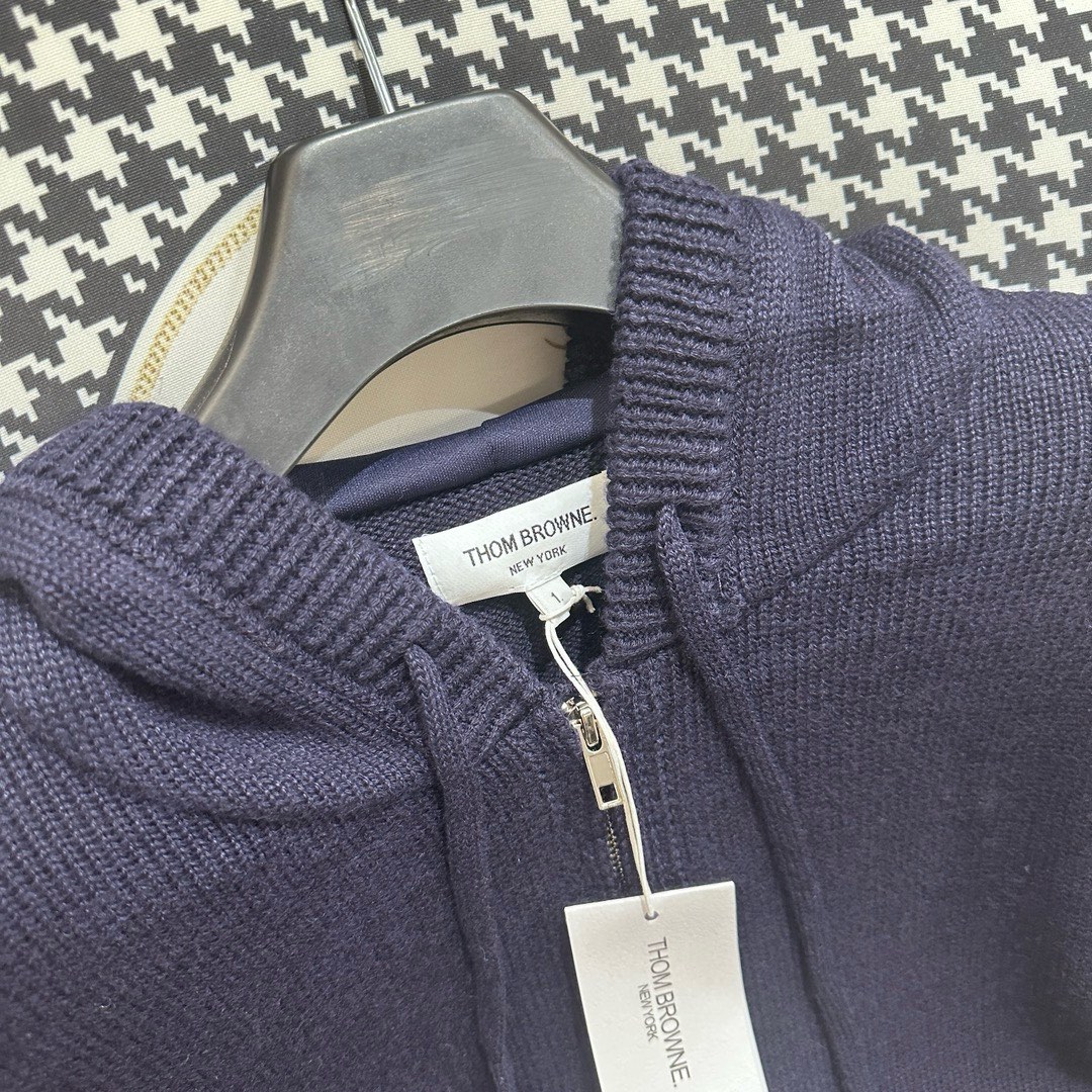 Tom Browne: Timeless Classic Collection with Quality Assurance and Customized Details - 图片 4