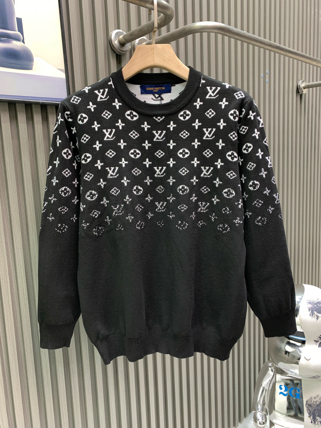 P120 LOUIS VUITTON/路易威登 秋冬新款SE MONOGRAM 渐变圆领衫 满身渐变 领子锁链底全包边（高档）圆领针织衫 简约又不失风格的复古 原版定制高克重双股面料制作 面料手感扎实 上手非常有档次 贴身柔软细腻 非常精…