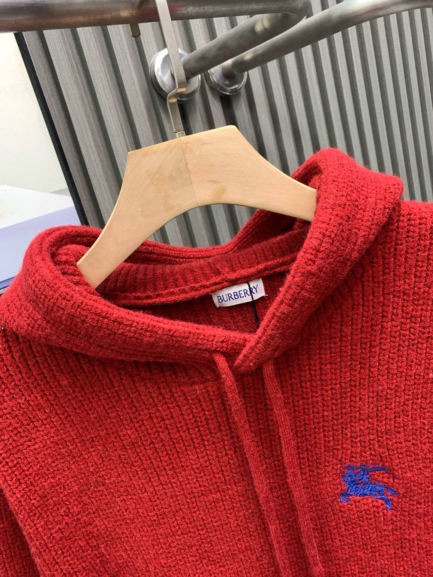 Burberryバーバリー 秋冬新作連帽針織衛衣 馬術刺繍デザイン