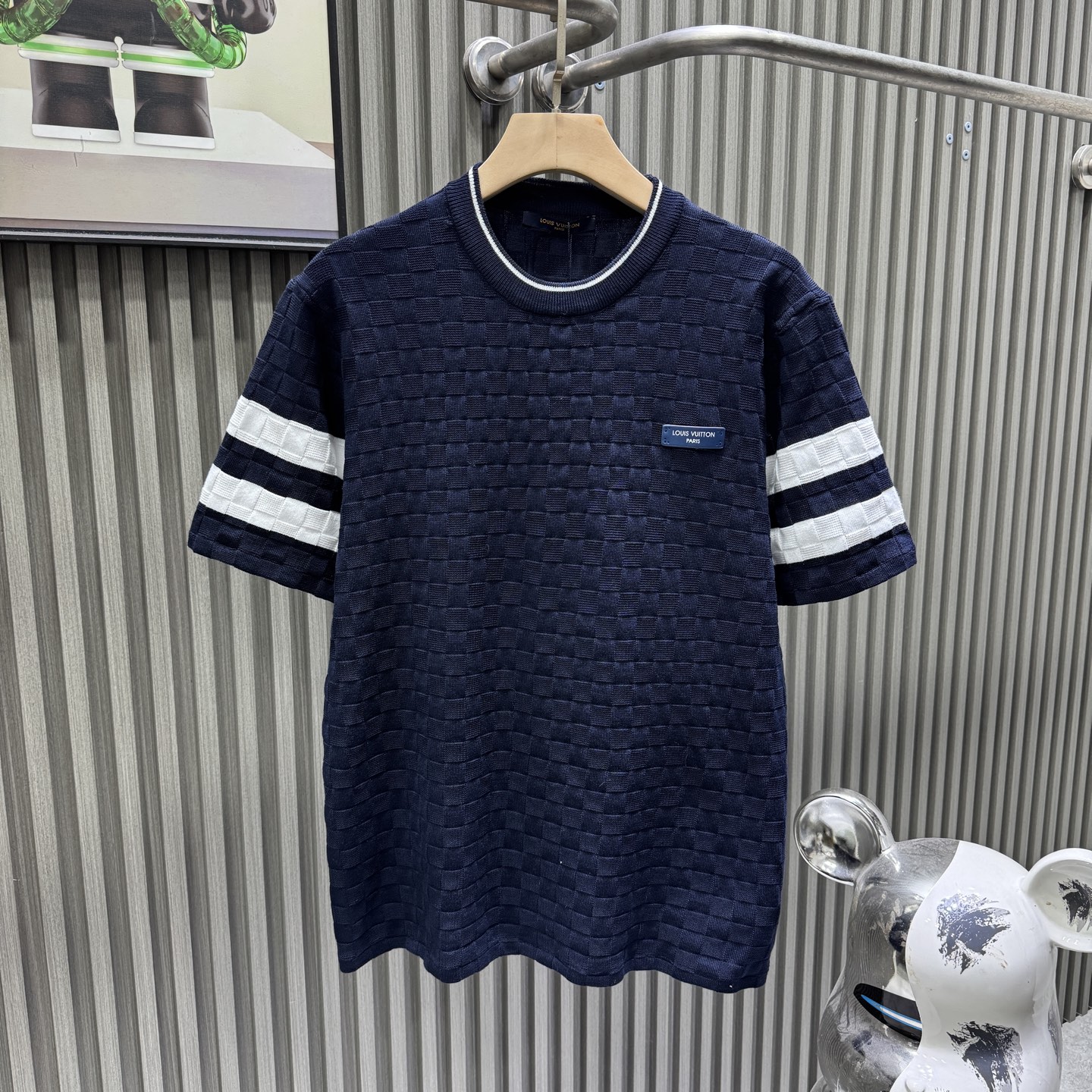 P110 🀄️ Louis Vuitton Luis Vuitton LOUIS VUITTON Camiseta de manga corta de punto jacquard con insignias de letras y c…