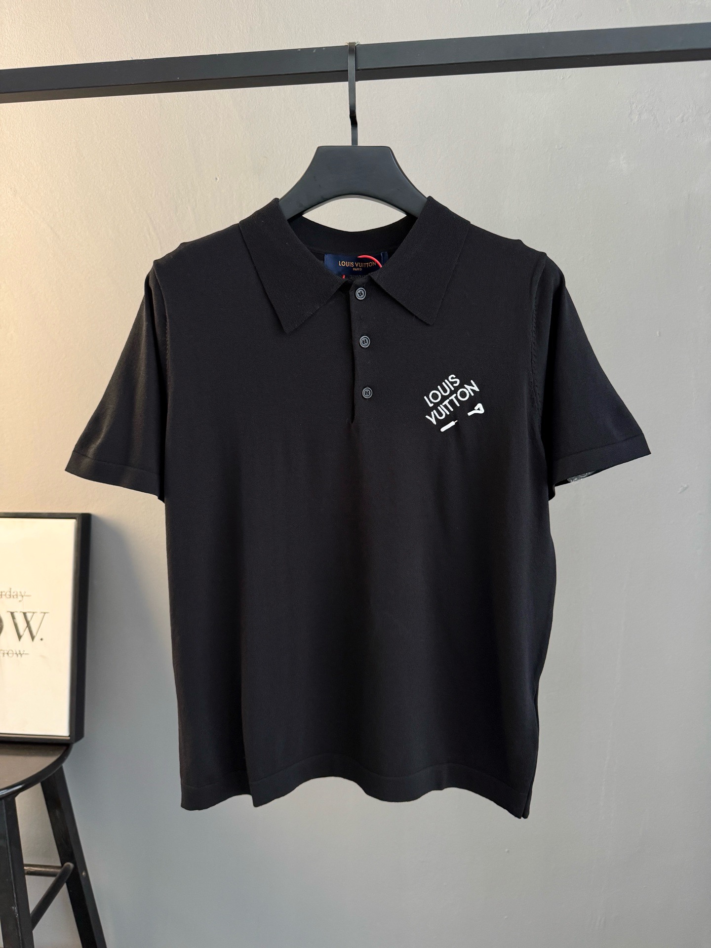 P115 🀄️ louisvuitton Luis Vuitton lv2025ss nuevo bordado logo pareja casual polo camiseta de manga corta réplica de ni…