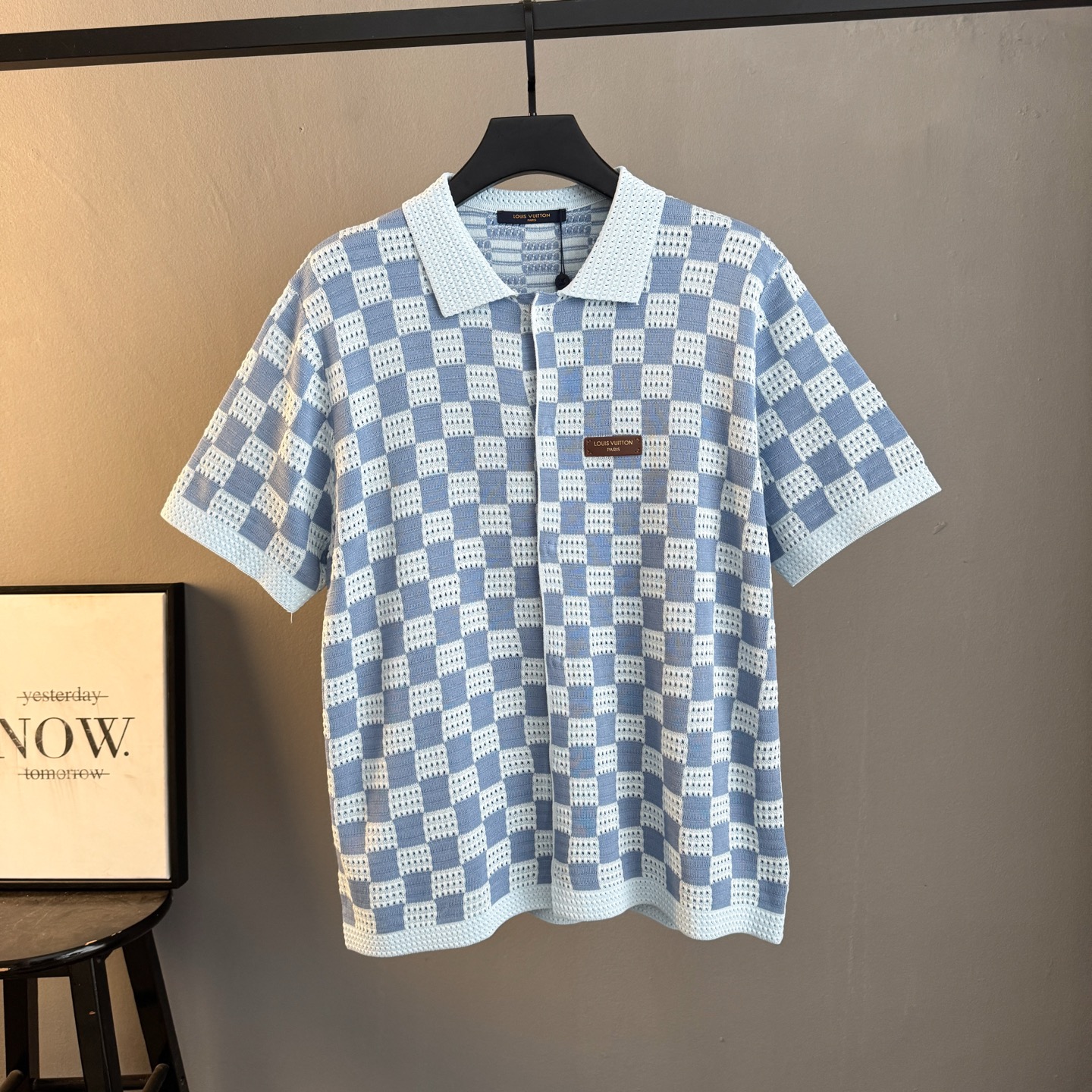 P150 🀄️ Louis Vuitton路易威登 Louis Vuitton 26ss Camiseta de manga corta de punto jacquard con etiqueta de piel y patrón d…