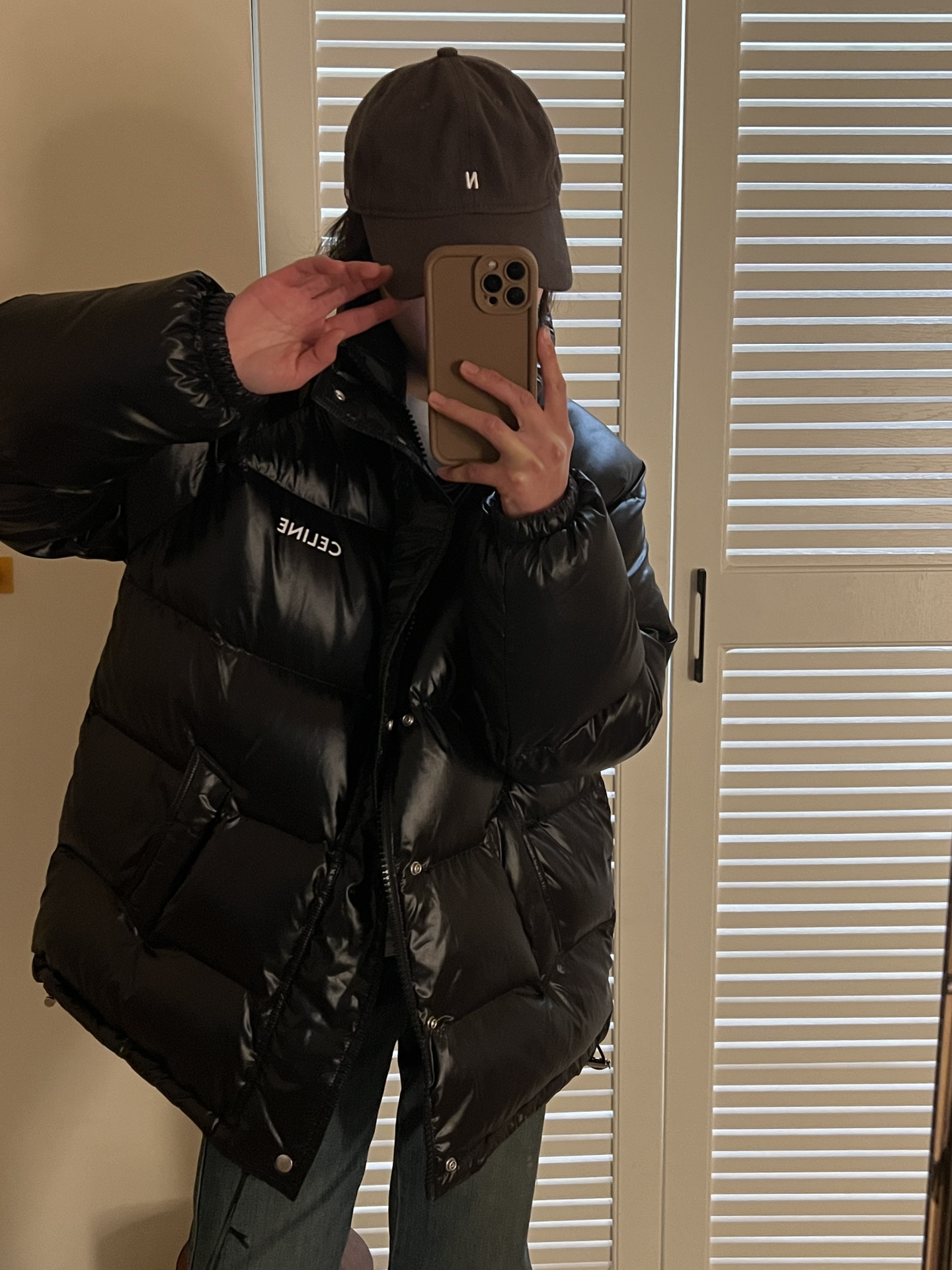 赛琳面包服中长款上身图