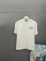 P99.00rLOUIS VUITTON Embroidery Style 2025 Spring and Summer Classic round neck short-sleeved T-shirt uses 280g double yarn cotton. The clothes are thick and make the overall high breathability and softness. High-version, complete with three standards! Men and women's styler Color: White Blackrr-Size: S M L XL 1 P99.00rLOUIS VUITTON Embroidery Style 2025 Spring and Summer Classic round neck short-sleeved T-shirt uses 280g double yarn cotton. The clothes are thick and make the overall high breathability and softness. High-version, complete with three standards! Men and women’s styler Color: White Blackrr-Size: S M L XL