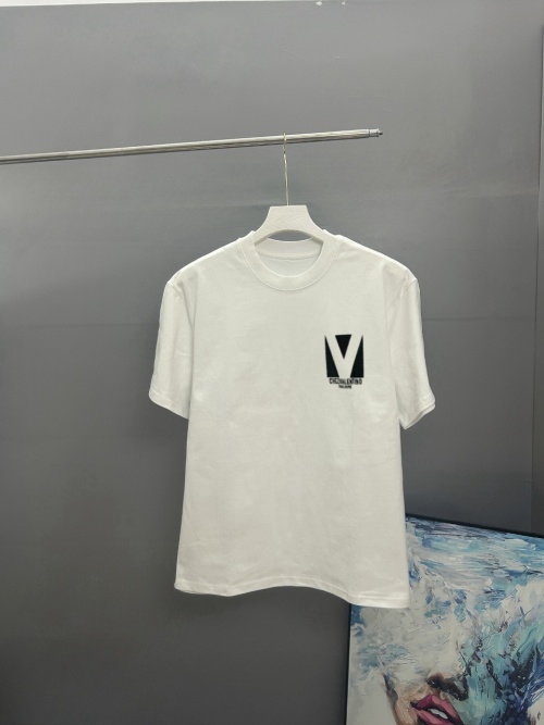 Valentino 2025 Spring/Summer Classic Printed Short Sleeve T-Shirt 1 Valentino 2025 Spring/Summer Classic Printed Short Sleeve T-Shirt