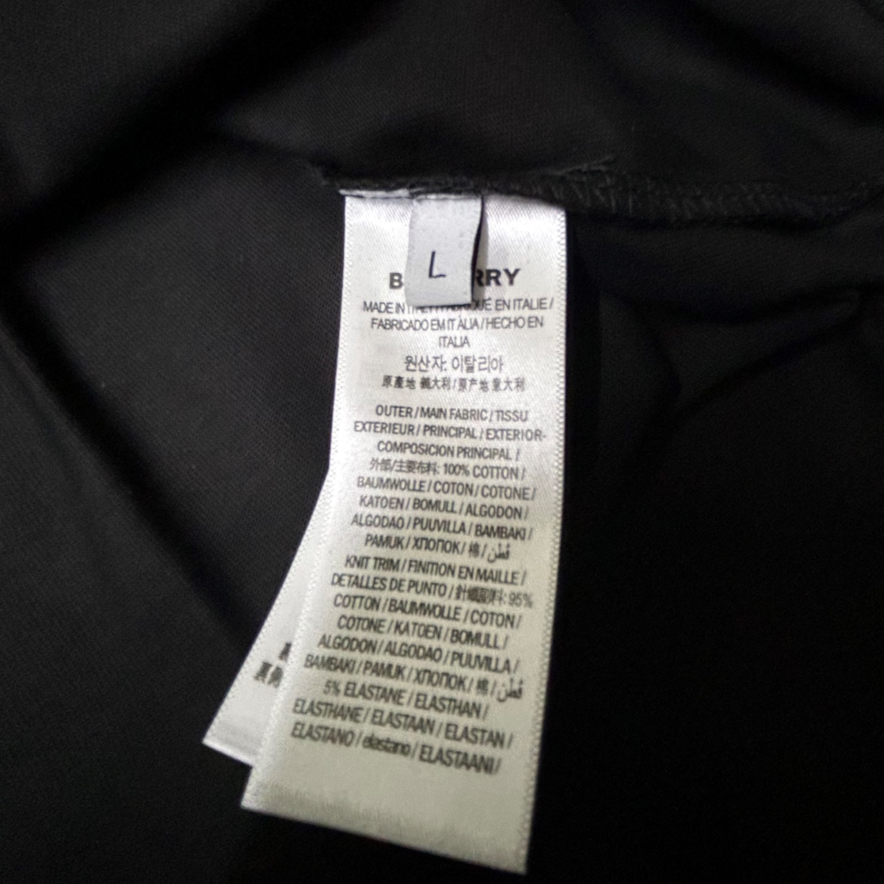 P115
BURBERRY巴宝莉 刺绣款 2025春夏经典圆领短袖T恤采用280克双纱精棉，衣服偏厚使整体高透气和柔软性，高版本，三标齐全！男女同款
颜色：白色  黑色 灰色

-尺码：S  M  L  XL