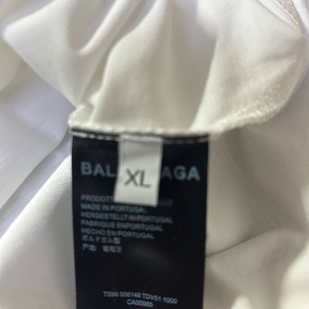P90
BALENCIAGA巴黎世家 2025春夏经典圆领无袖背心采用280克双纱精棉，衣服偏厚使整体高透气和柔软性，高版本，三标齐全！男女同款
颜色：白色 黑色

-尺码：S  M  L  XL