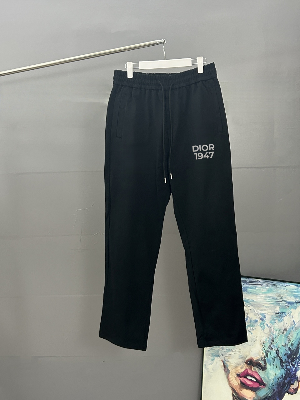 DIOR迪奥 刺绣款 2025秋冬新款松紧带直筒长裤 上身版型超赞 独家厚款定制面料休闲裤颜色:黑灰 灰