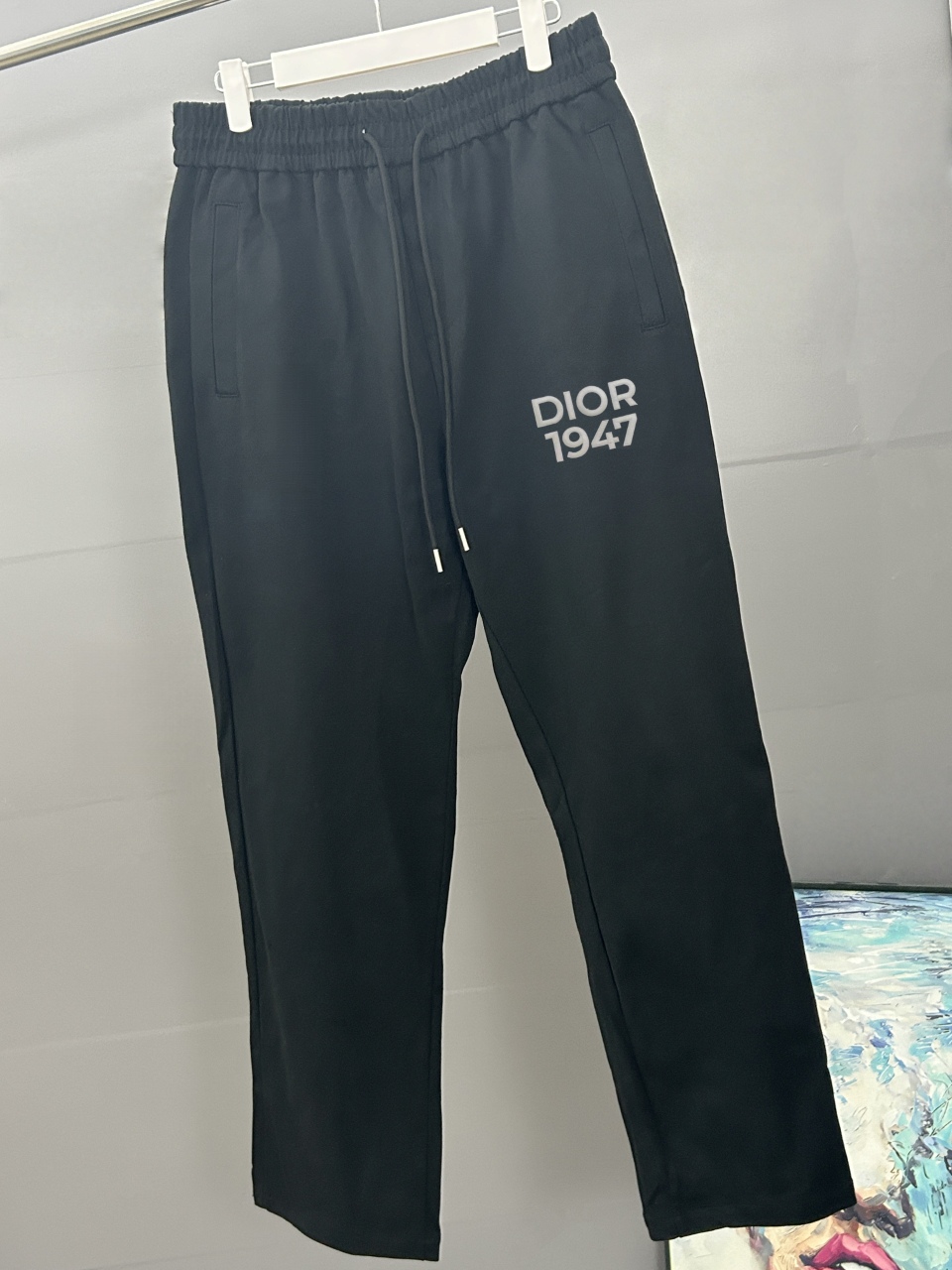 DIOR迪奥 刺绣款 2025秋冬新款松紧带直筒长裤 上身版型超赞 独家厚款定制面料休闲裤颜色:黑灰 灰