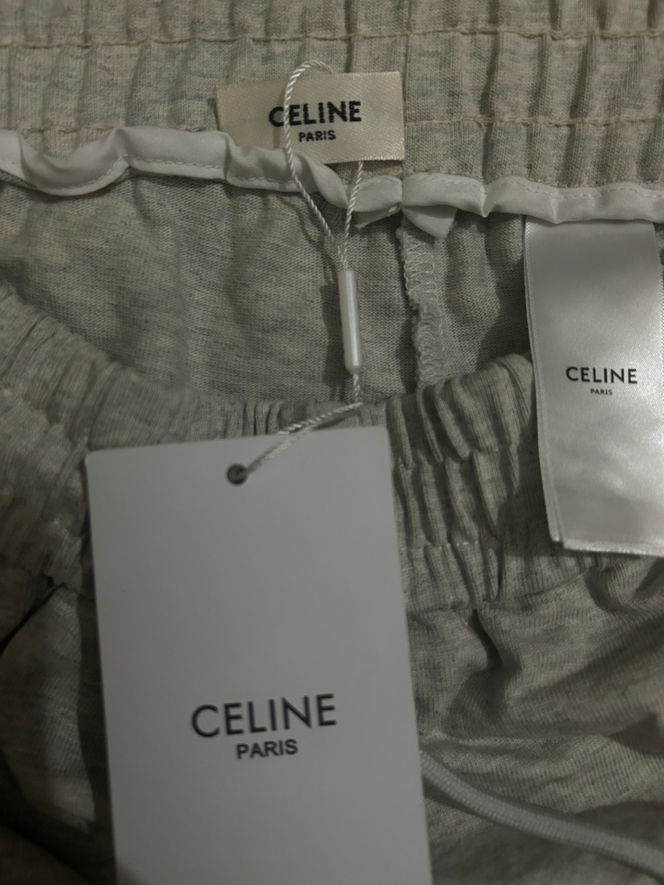 CELINE赛琳 刺绣款 2025秋冬新款松紧带直筒长裤 上身版型超赞 独家厚款定制面料休闲裤颜色:黑灰