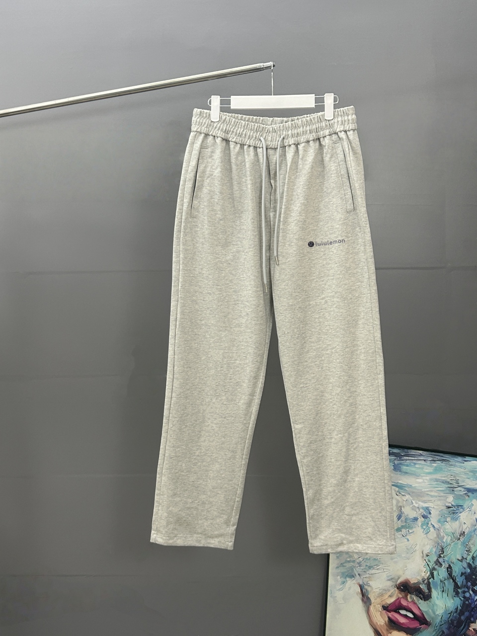 lululemon露露 刺绣款 2025秋冬新款松紧带直筒长裤 上身版型超赞 独家厚款定制面料休闲裤颜色