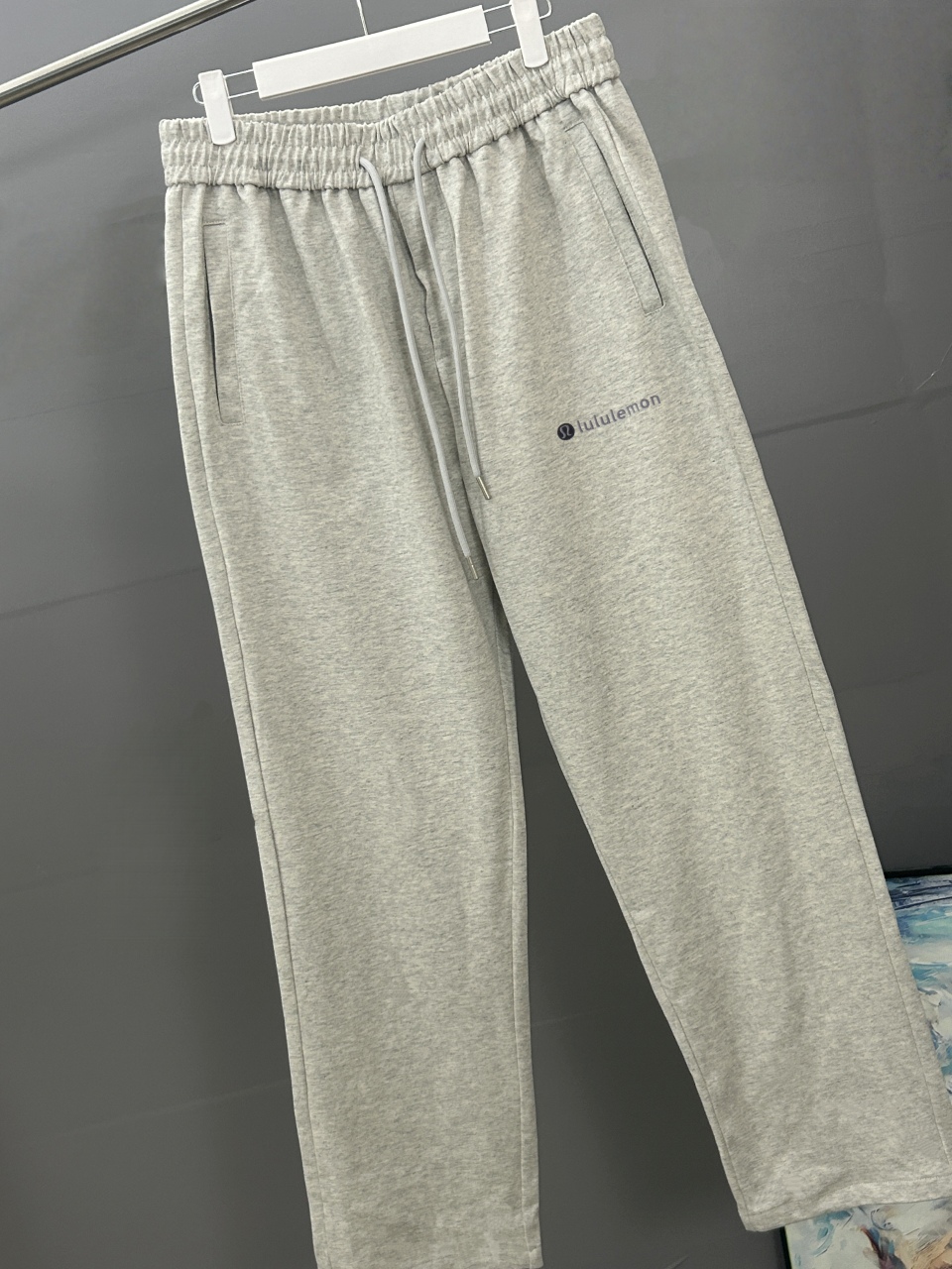 lululemon露露 刺绣款 2025秋冬新款松紧带直筒长裤 上身版型超赞 独家厚款定制面料休闲裤颜色