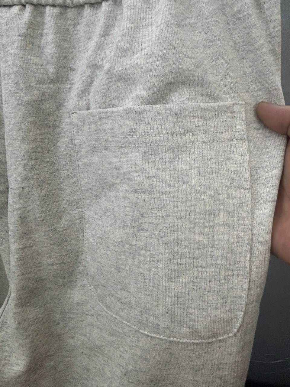 lululemon露露 刺绣款 2025秋冬新款松紧带直筒长裤 上身版型超赞 独家厚款定制面料休闲裤颜色