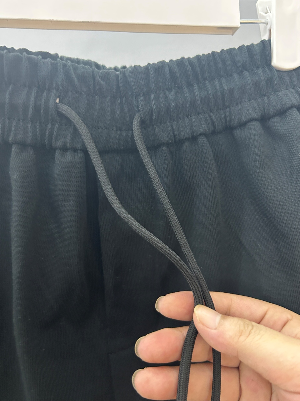 lululemon露露 刺绣款 2025秋冬新款松紧带直筒长裤 上身版型超赞 独家厚款定制面料休闲裤颜色