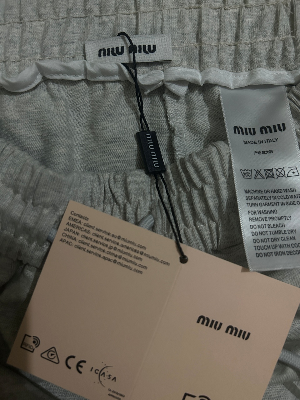 MiuMiu 2025 厚板款 2025秋冬新款松紧带直筒长裤 上身版型超赞 独家厚款定制面料休闲裤颜色