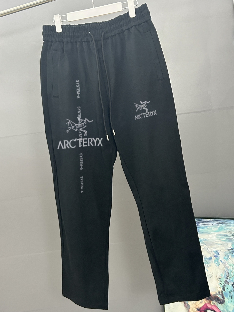 ARC`TERYX始祖鸟 经典印花 2025秋冬新款松紧带直筒长裤 上身版型超赞 独家厚款定制面料休闲裤