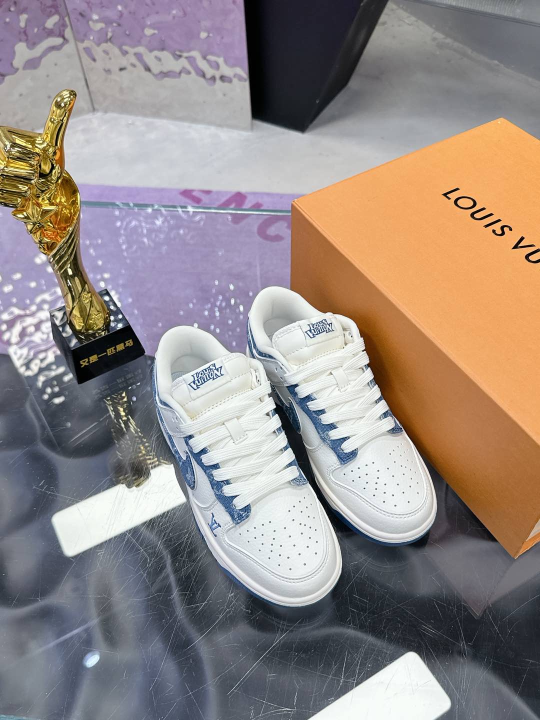 Factory precio: (caja de aviones) Lv co-branded Nike Nike serie 2025 nuevos colores Xiaohong libro m