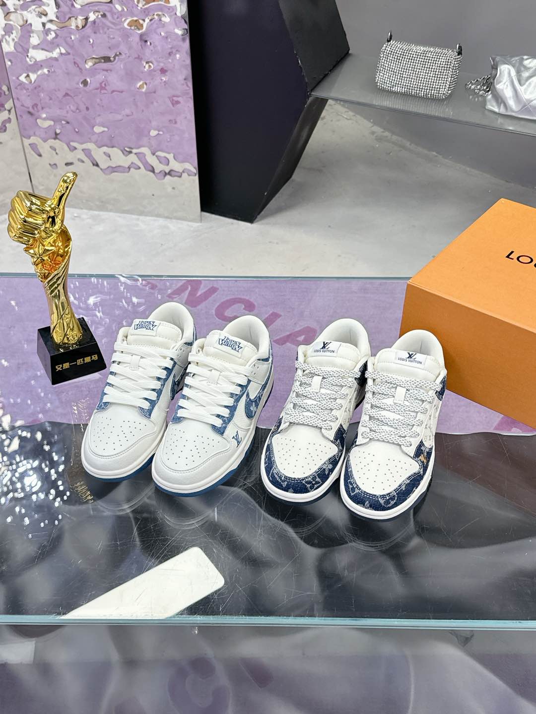 Factory precio: (caja de aviones) Lv co-branded Nike Nike serie 2025 nuevos colores Xiaohong libro m