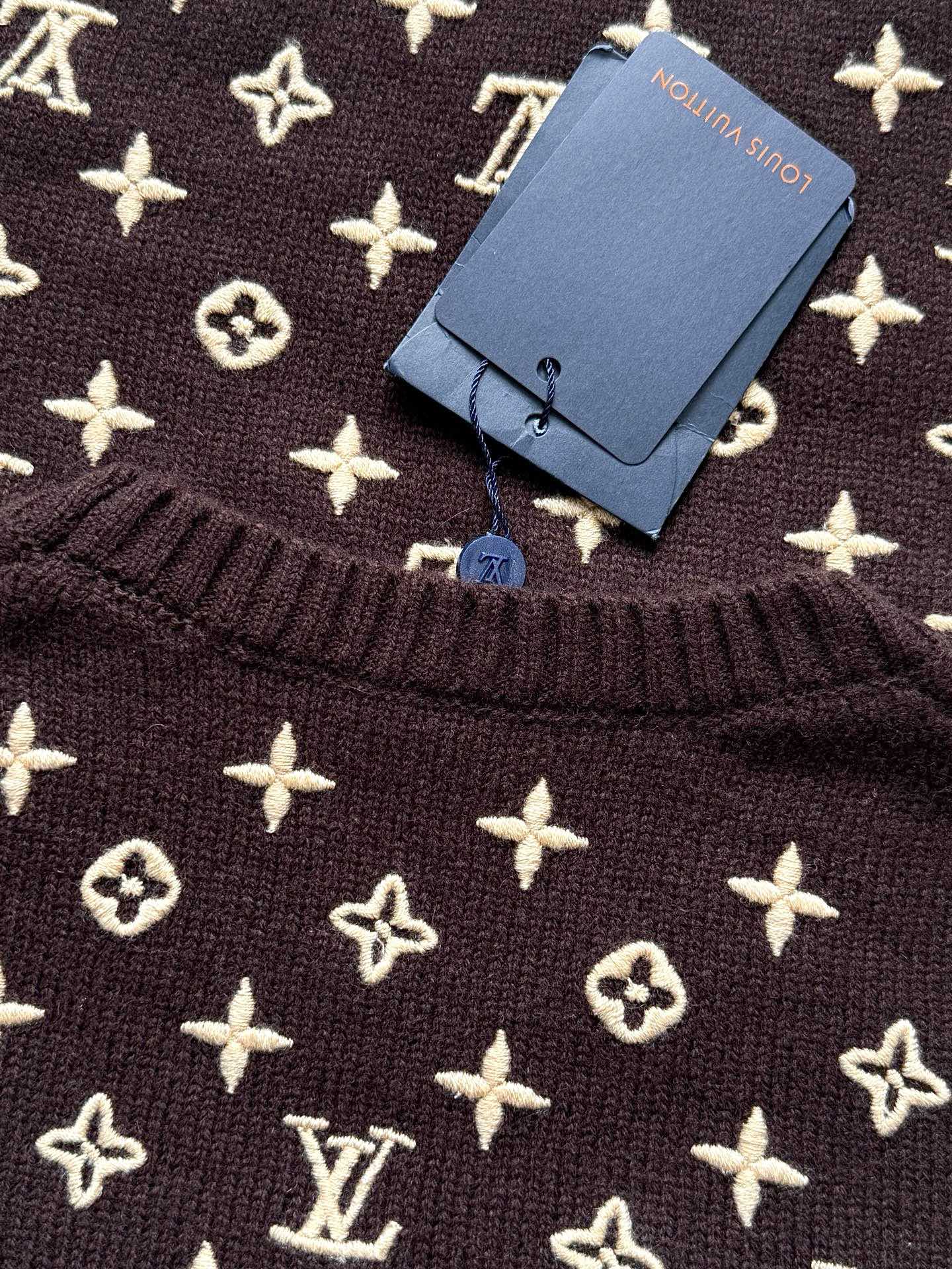 루이비통 25FW 여성 니트 136552 Louis Vuitton Knit 썸네일 이미지