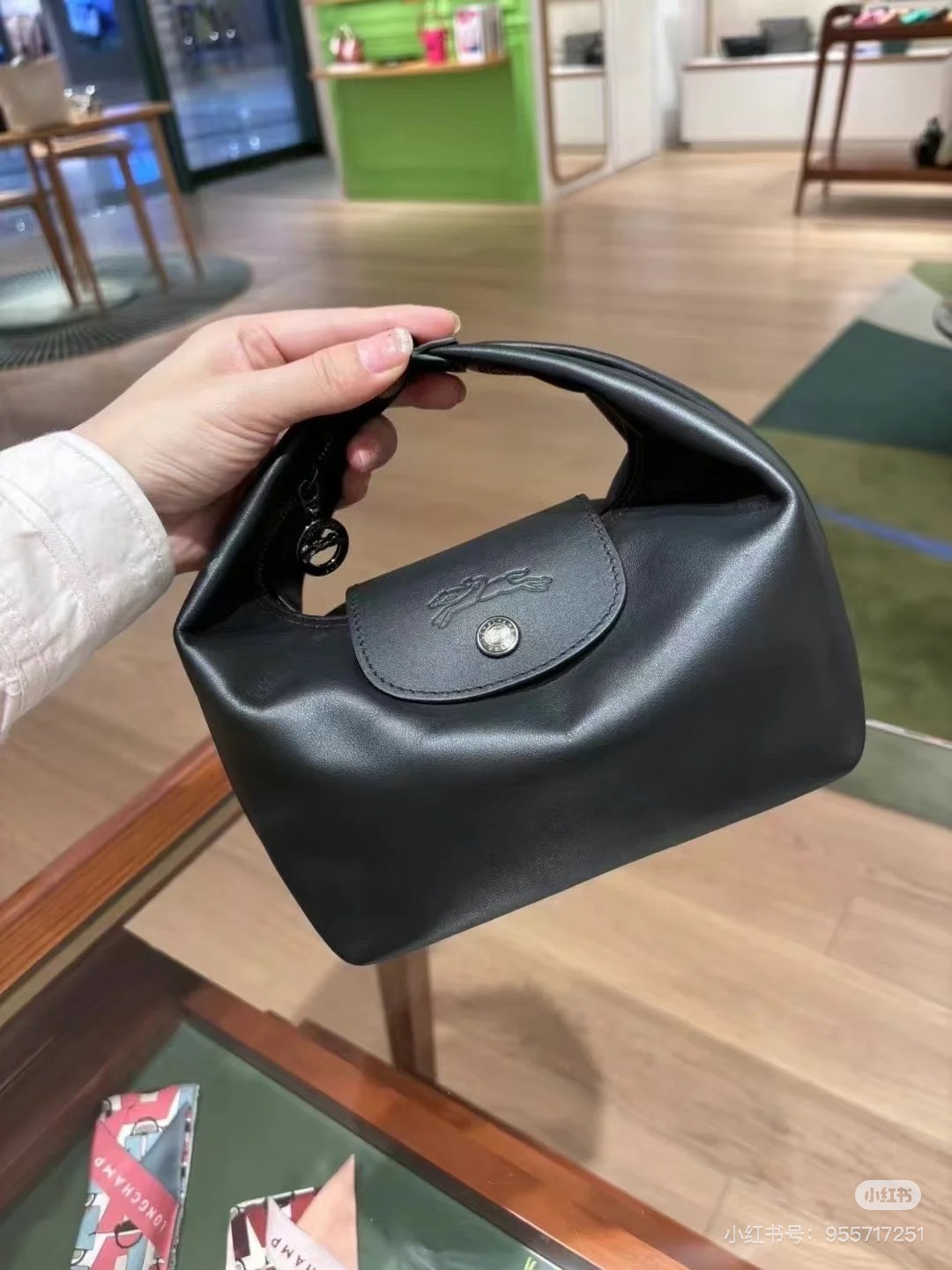 Longchamp Recommendations for popular items in counters