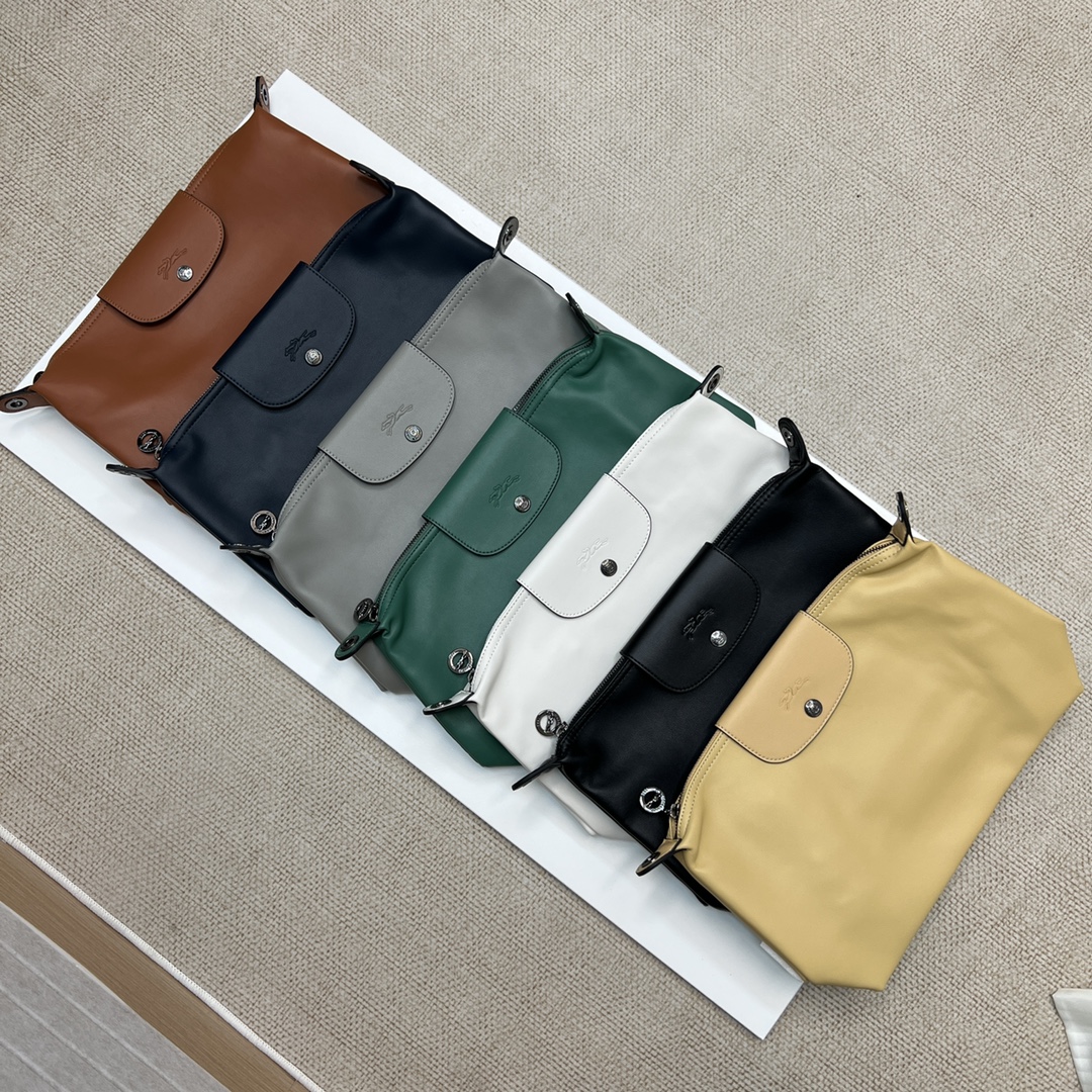 Longchamp 280 Today I recommend this Longxiang classic hobo leather armpit bag