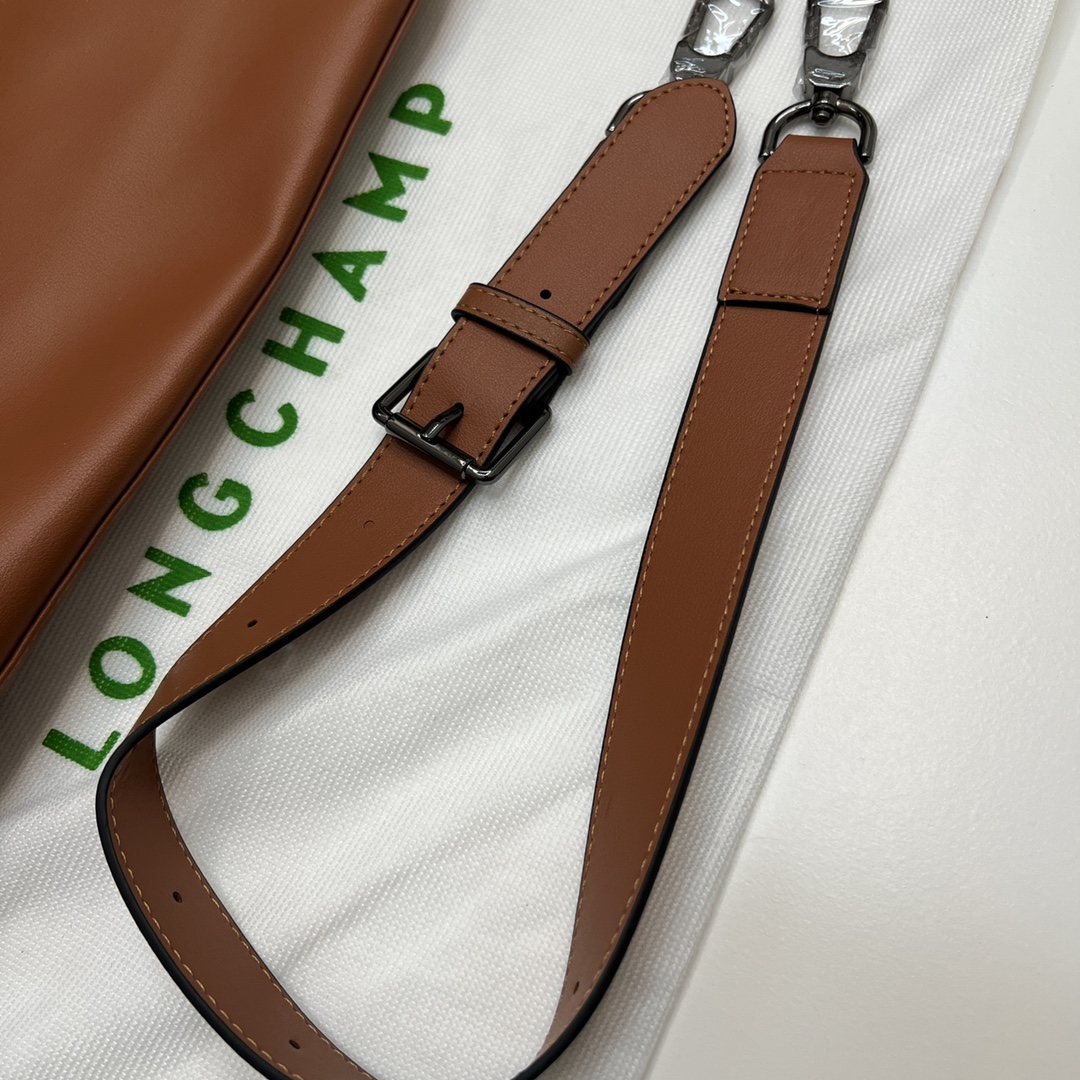 Longchamp 棕色 实物真的很软
