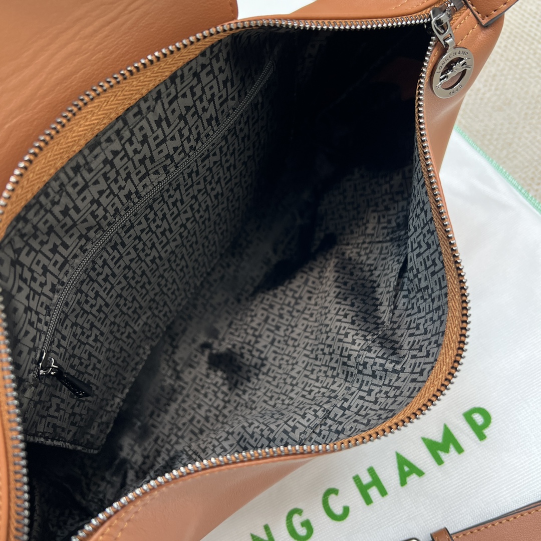 Longchamp 棕色 实物真的很软