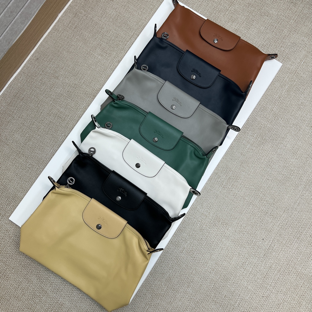 Ordering picture Longchamp is "really fragrant" Pure naked goods, no packaging, no handbags, but there is a yellow barcode on the counter! 280 se