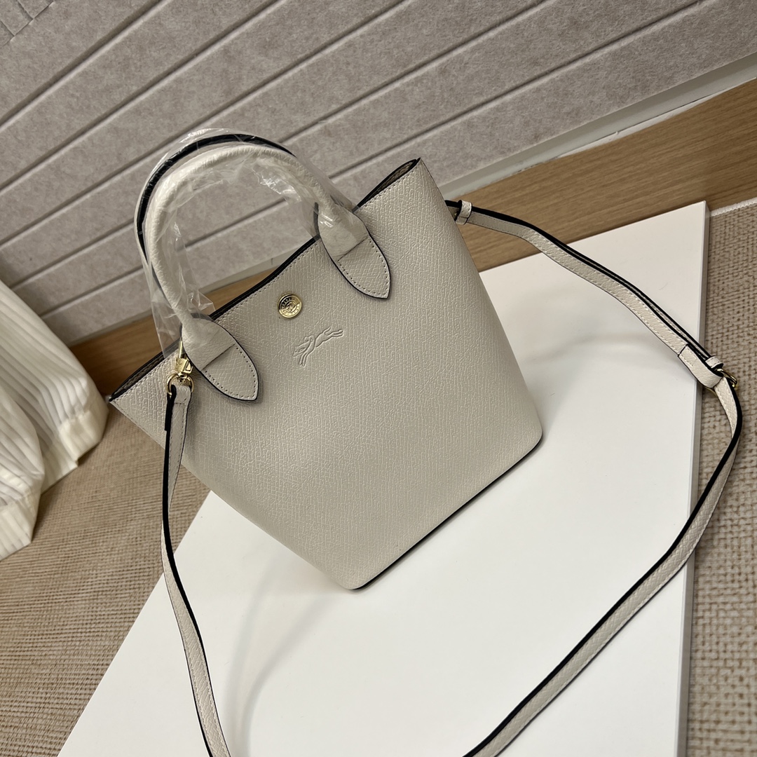 White real shot of Longchamp's new cowhide Epure women's bag mini tote bag shoulder crossbody bag