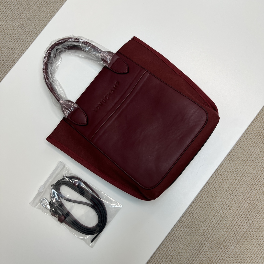 Longchamp Red real-shot Replay nubuck leather is now shipping. The atmosphere of autumn and winter is full. Ready stock will be shipped in second