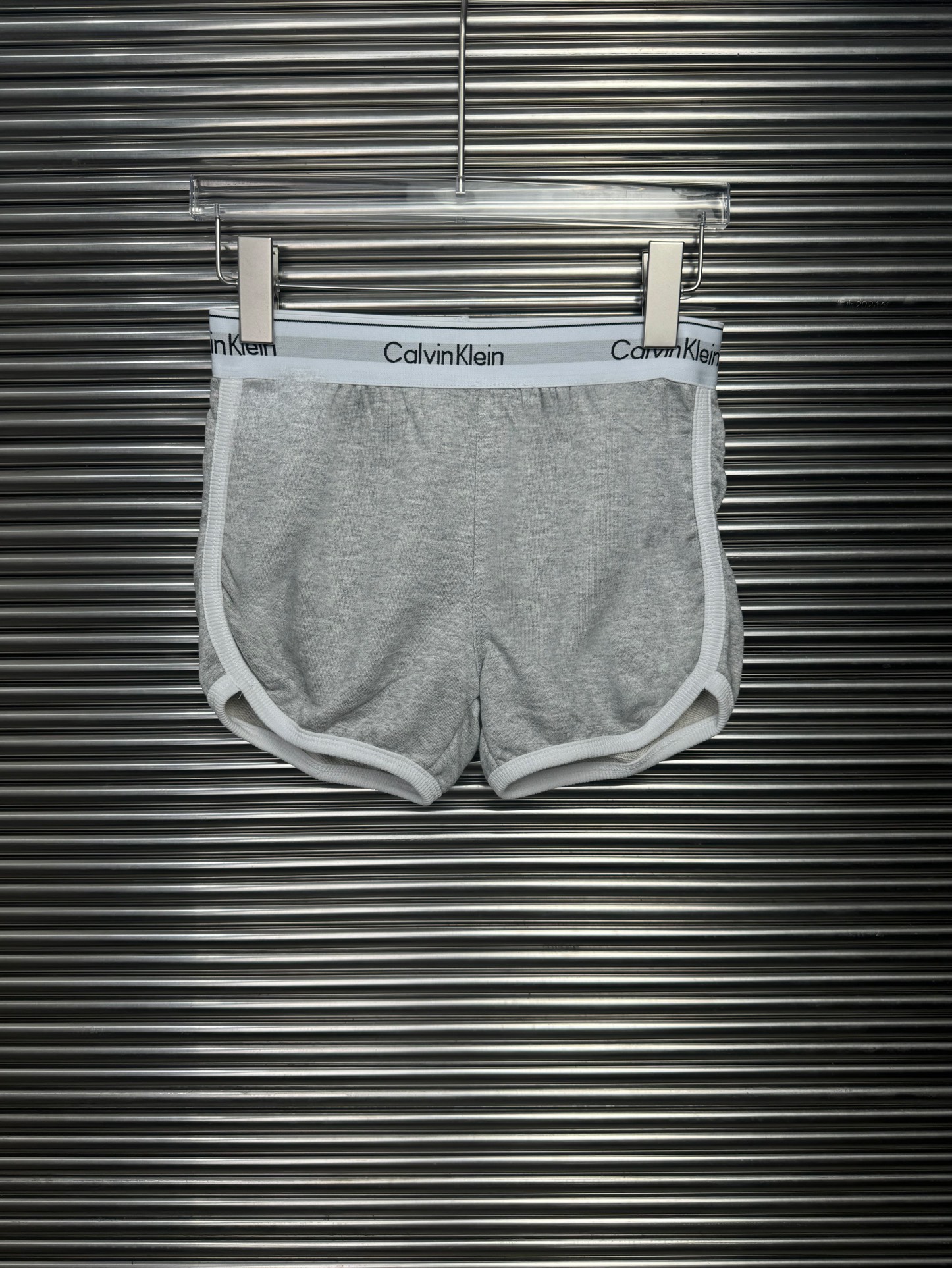 CK-LINED SHORTS. 320 GRAMS OF FUR. COLOUR: BLACK GREY NUMBER: S M L SECTION NO. BA 817
