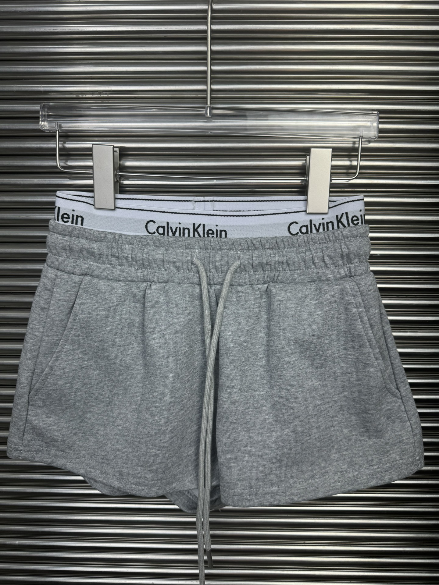 C.K. WEARING STYLISH AMERICAN SHORTS. COLOUR: BLACK GREY NUMBER: S M L SECTION NO. BA 818 - 图片 3