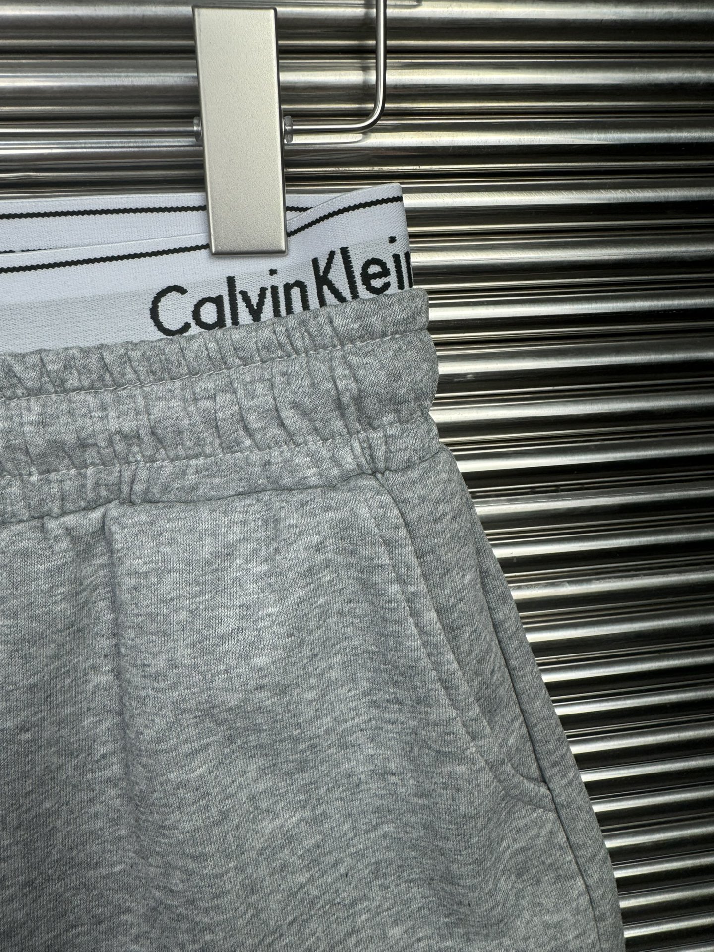 C.K. WEARING STYLISH AMERICAN SHORTS. COLOUR: BLACK GREY NUMBER: S M L SECTION NO. BA 818 - 图片 5