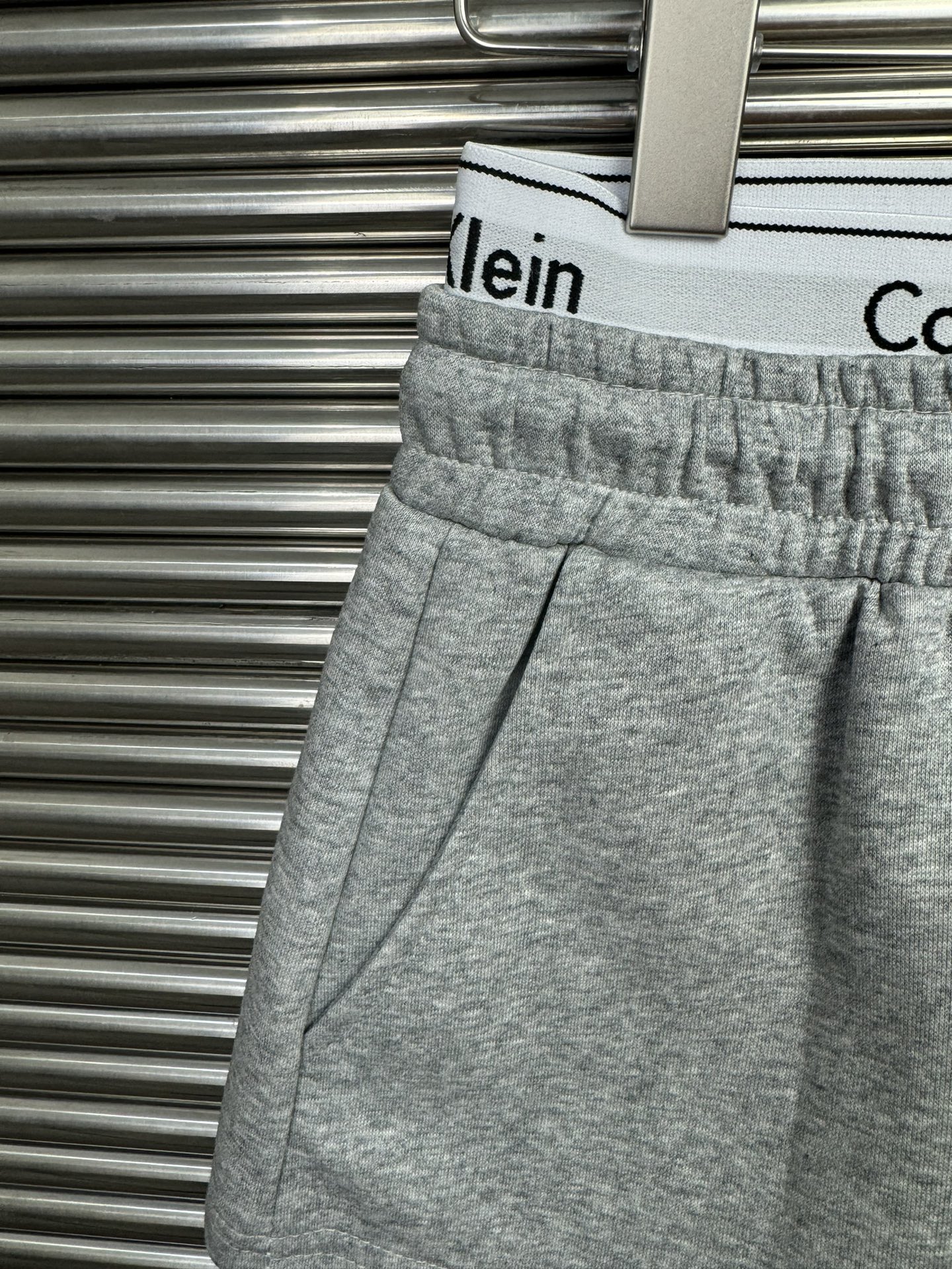 C.K. WEARING STYLISH AMERICAN SHORTS. COLOUR: BLACK GREY NUMBER: S M L SECTION NO. BA 818 - 图片 6