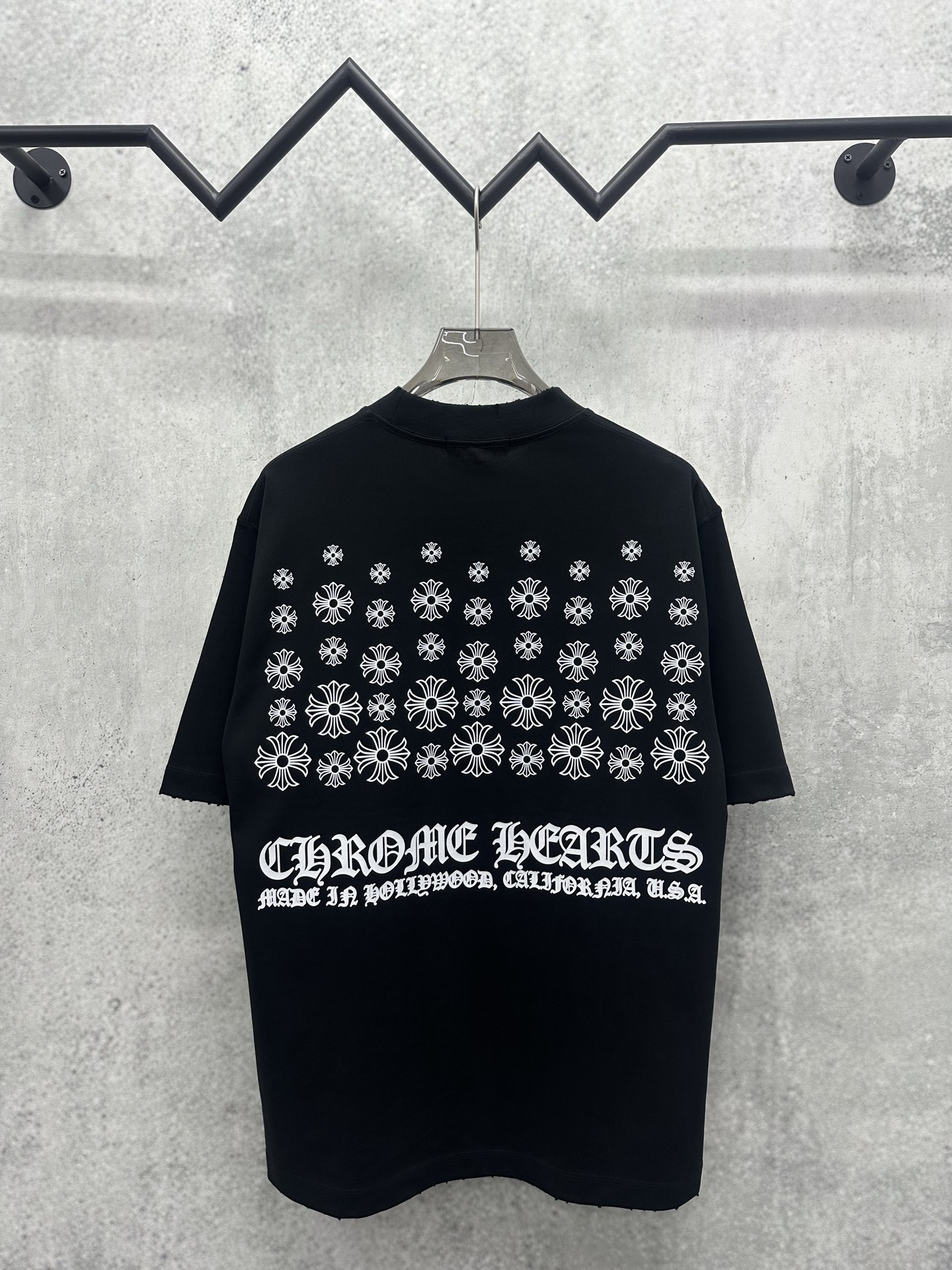 Chrome Hearts 克罗心 Chrome Hearts 2026新款春季短袖380克高圆领设计理念 重磅纯棉 领口下摆袖口采用进口磨破机高精做破工艺 质感十足 百搭