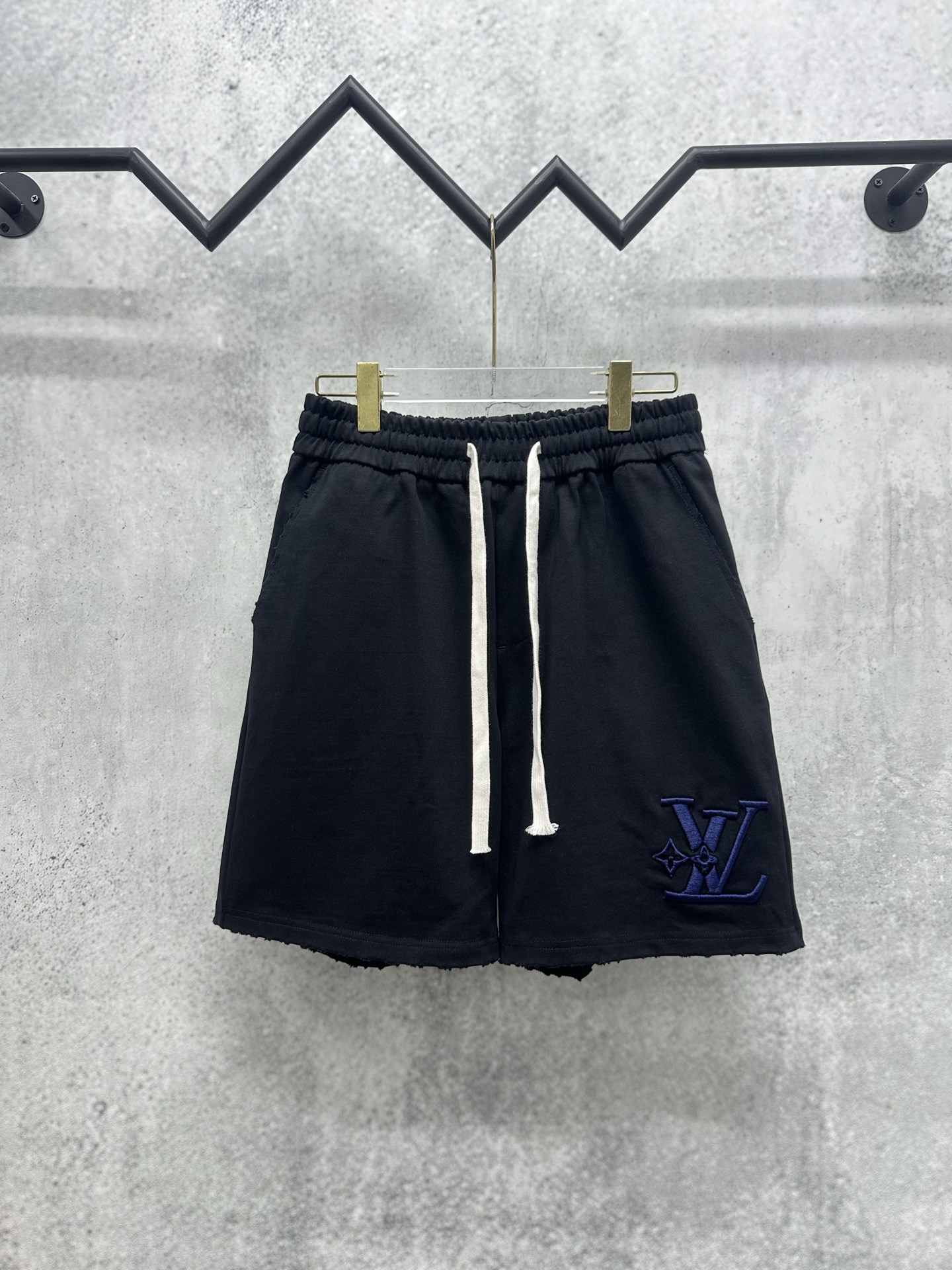 P95 Lv Louis Vuitton 2026ss pantalones cortos pesados, tela de algodón puro personalizada de 450 gramos, muy cómoda al …
