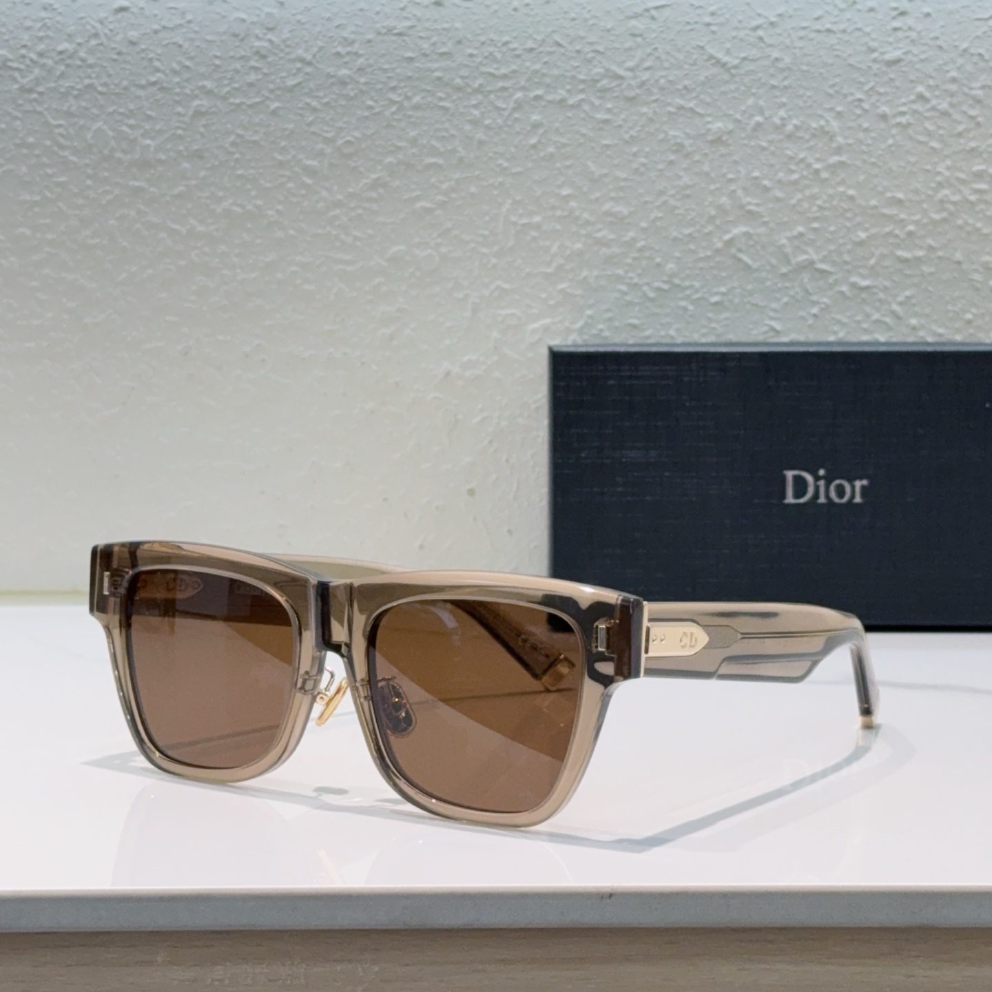 Lunettes de soleil DIOR carrées en acétate